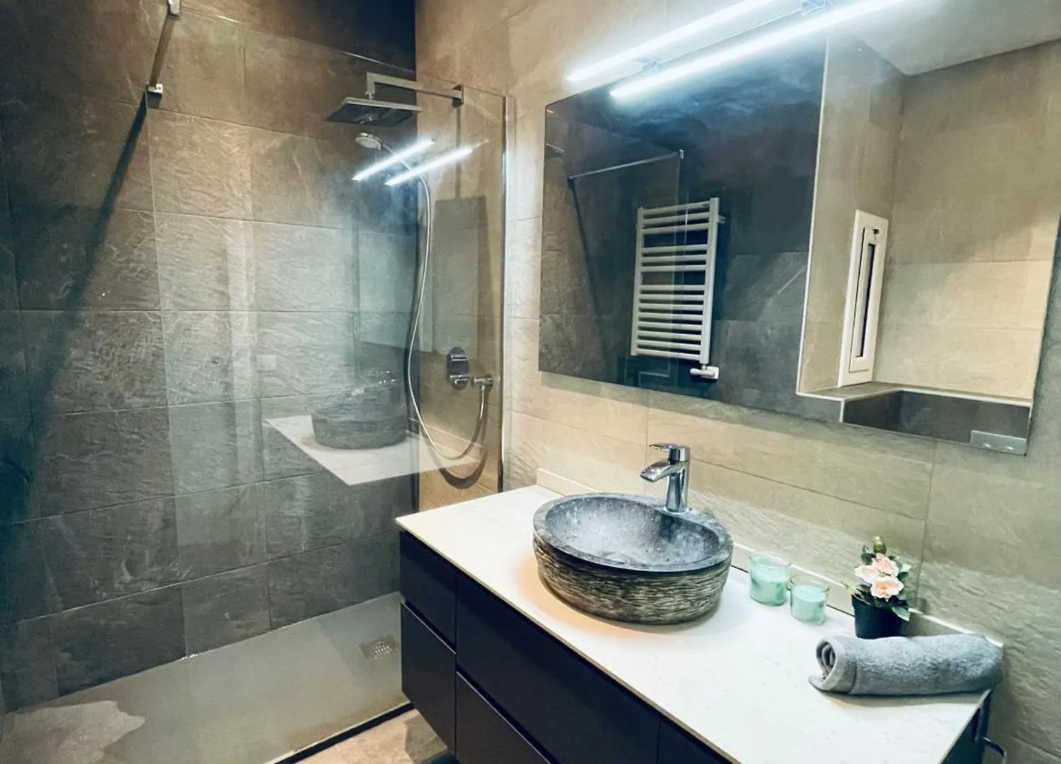Valencia 2 Bed and Breakfast Barcelona Bed & Breakfast